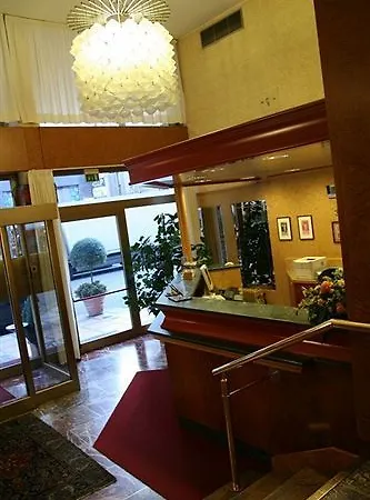 Hotel Just 4*