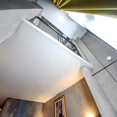 저스트 4* 밀라노