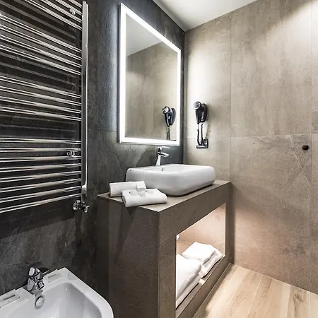 Hotel Just 4*