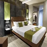 Hotel Just 4*